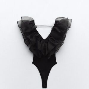 ZARA | NWT Ruffled black ribbed bodysuit x size small